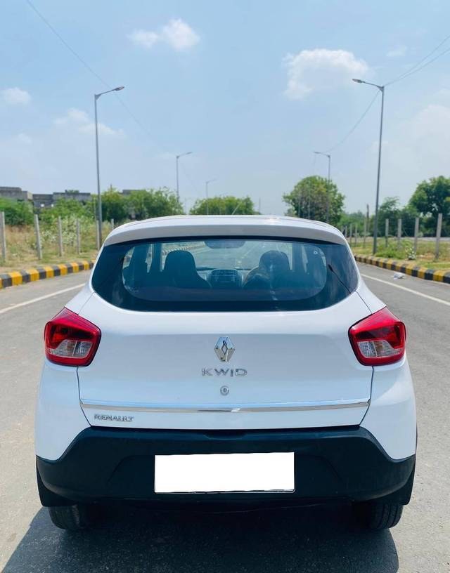 https://images10.gaadi.com/usedcar_image/4629134/original/processed_f3a68d2b-c8c0-4065-8a35-b909cf4a311a.jpg?imwidth=6401
