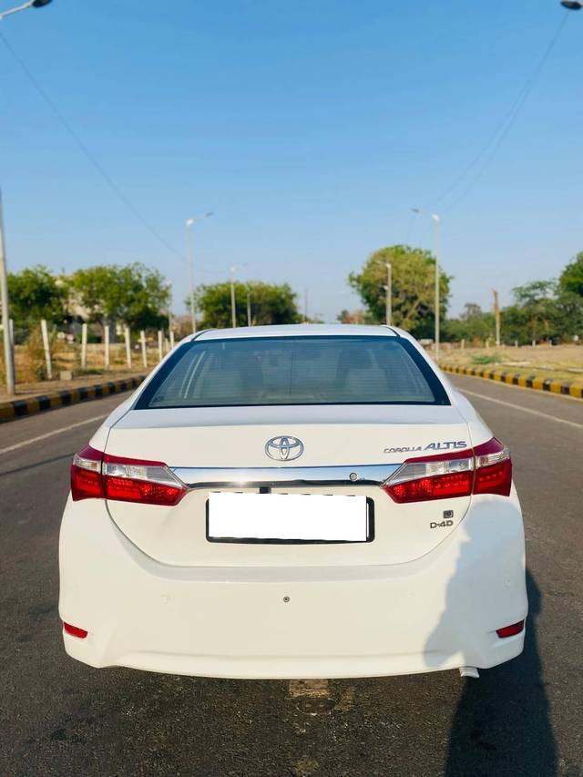 https://images10.gaadi.com/usedcar_image/4629138/original/processed_7e3d369d-9d46-4cda-8716-403c89e4a578.jpg?imwidth=6402