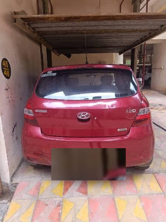 https://images10.gaadi.com/usedcar_image/4629141/original/1892905b-4bdf-44c2-91f2-2abe9d07fcb1.png?imwidth=6402