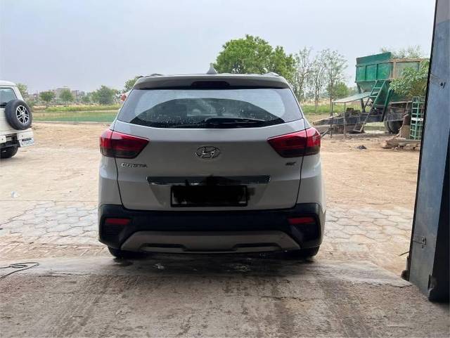 https://images10.gaadi.com/usedcar_image/4629168/original/processed_5eac9e82-9967-4c05-9542-d5d8aae2af70.jpeg?imwidth=6402