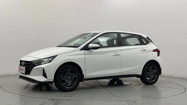 https://images10.gaadi.com/usedcar_image/4629250/original/fabfb71b303b46947dd570903a8082aa.JPG?imwidth=6400