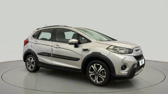 https://images10.gaadi.com/usedcar_image/4629253/original/26299f6cd916c28c7317020f9d58e50d.jpg?imwidth=6400