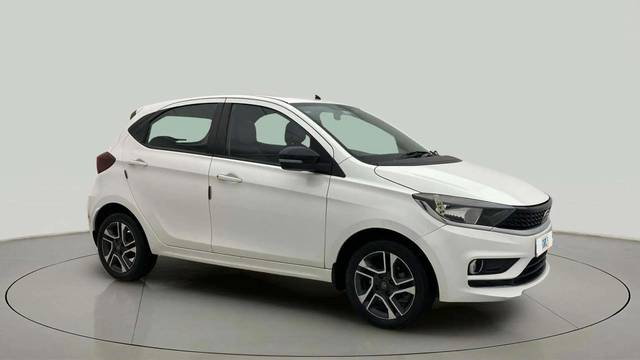 https://images10.gaadi.com/usedcar_image/4629262/original/e6c3b9c5c533523785958aa9ff42dcf0.jpg?imwidth=6400