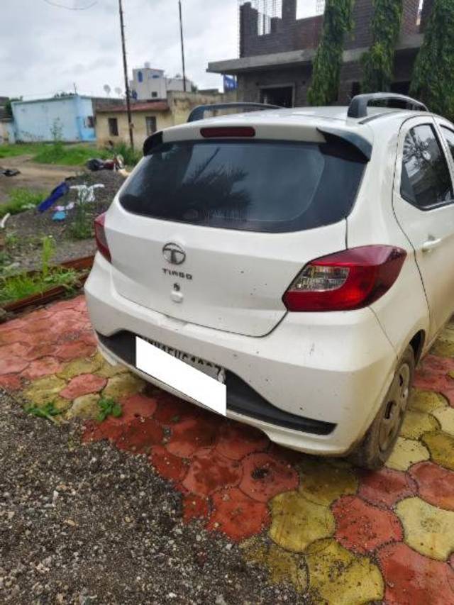 https://images10.gaadi.com/usedcar_image/4629281/original/processed_2c4282db-ac77-43eb-8a0b-fb87897d0f56.jpg?imwidth=6402