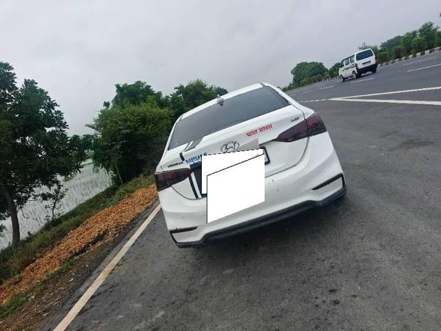 https://images10.gaadi.com/usedcar_image/4629287/original/processed_702dca41-32c4-4624-ac89-0e2f86481ccc.jpg?imwidth=6401