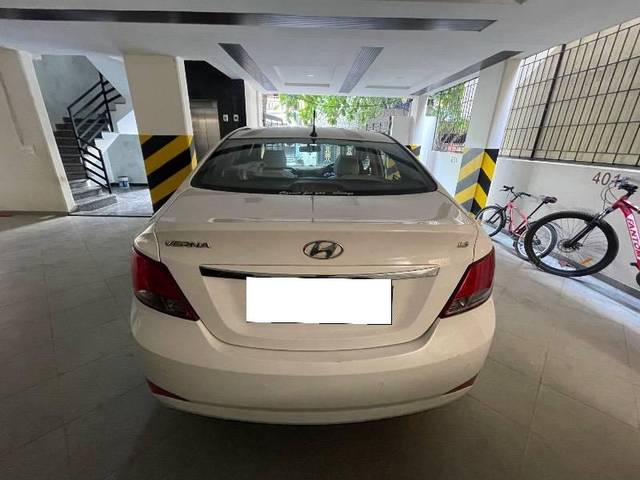 https://images10.gaadi.com/usedcar_image/4629299/original/processed_b75a33f0-9019-418c-aa77-f5f5d6795aa3.jpeg?imwidth=6401