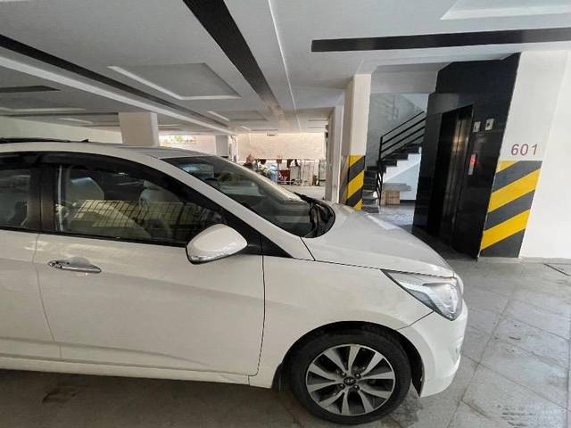https://images10.gaadi.com/usedcar_image/4629299/original/processed_e3ae531e-3571-4621-a013-02074fa01aeb.jpeg?imwidth=6400