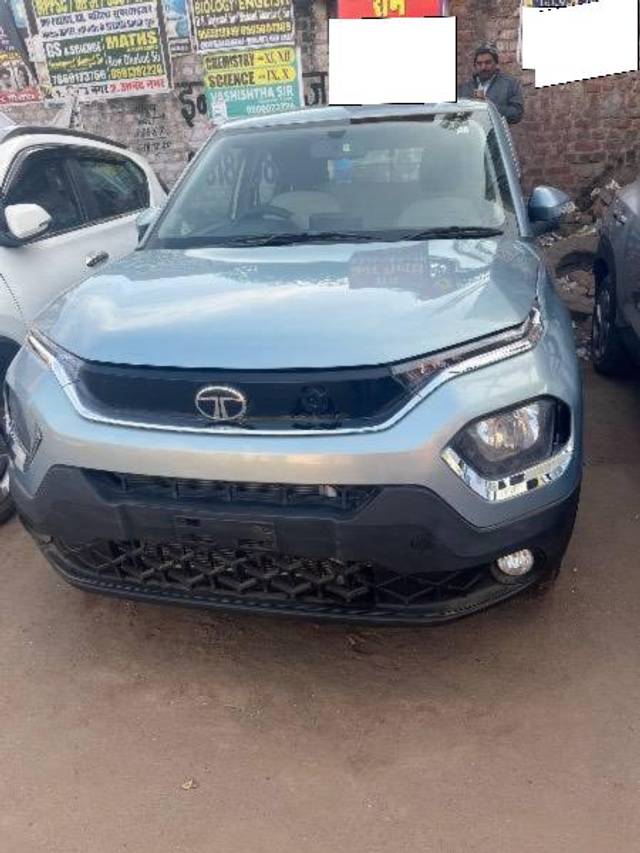 https://images10.gaadi.com/usedcar_image/4629309/original/processed_32b96fd4-9174-4188-ad1d-8312b31eeaba.jpeg?imwidth=6401