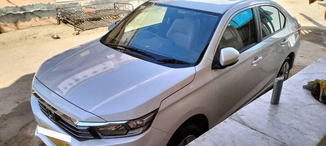 https://images10.gaadi.com/usedcar_image/4629311/original/processed_69c39b58-d3cc-46ae-9742-65c4e13b84f3.jpg?imwidth=6401