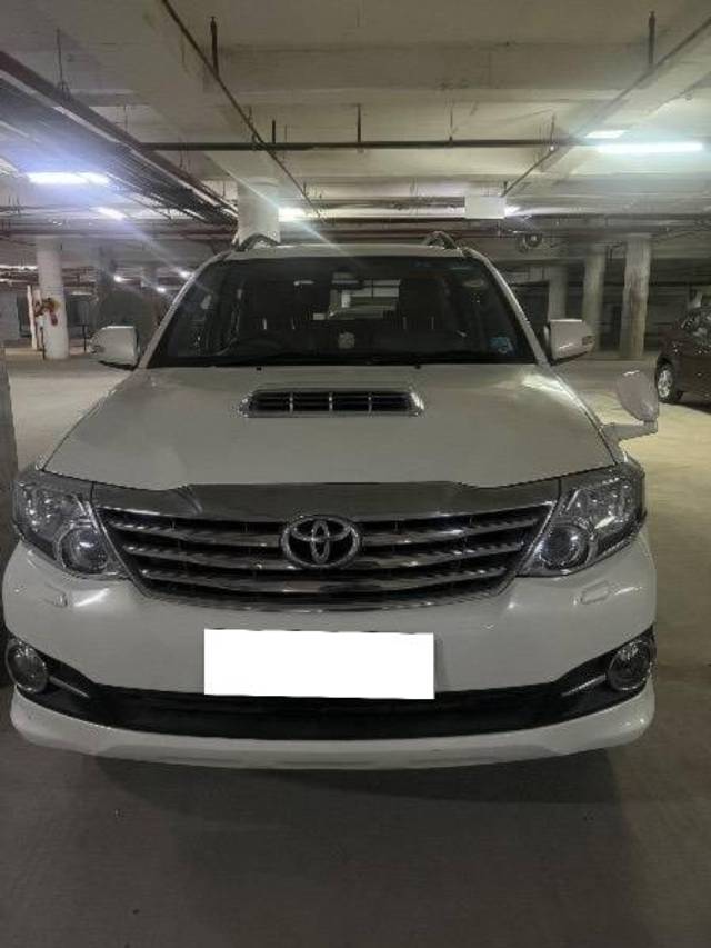 https://images10.gaadi.com/usedcar_image/4629327/original/processed_6ed8b108-31dc-40cb-991b-7e729dbb12fc.jpeg?imwidth=6400
