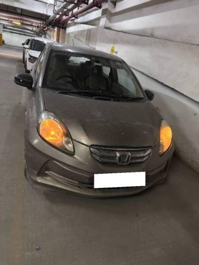 https://images10.gaadi.com/usedcar_image/4629374/original/processed_1ef1c288-7832-427f-836d-6595ae2396df.jpeg?imwidth=6400