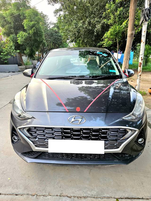 https://images10.gaadi.com/usedcar_image/4629375/original/processed_768c1012f96ee45267cb2e9337408d9f.jpg?imwidth=6402