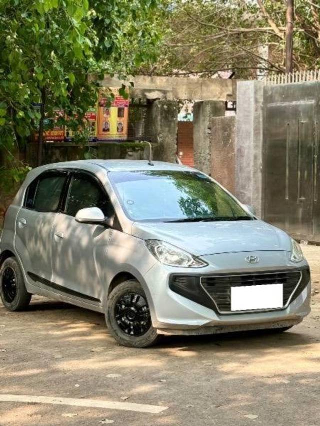 https://images10.gaadi.com/usedcar_image/4629377/original/processed_b8e64e12-9dde-4ba5-b66e-78988284b2b2.jpeg?imwidth=6400