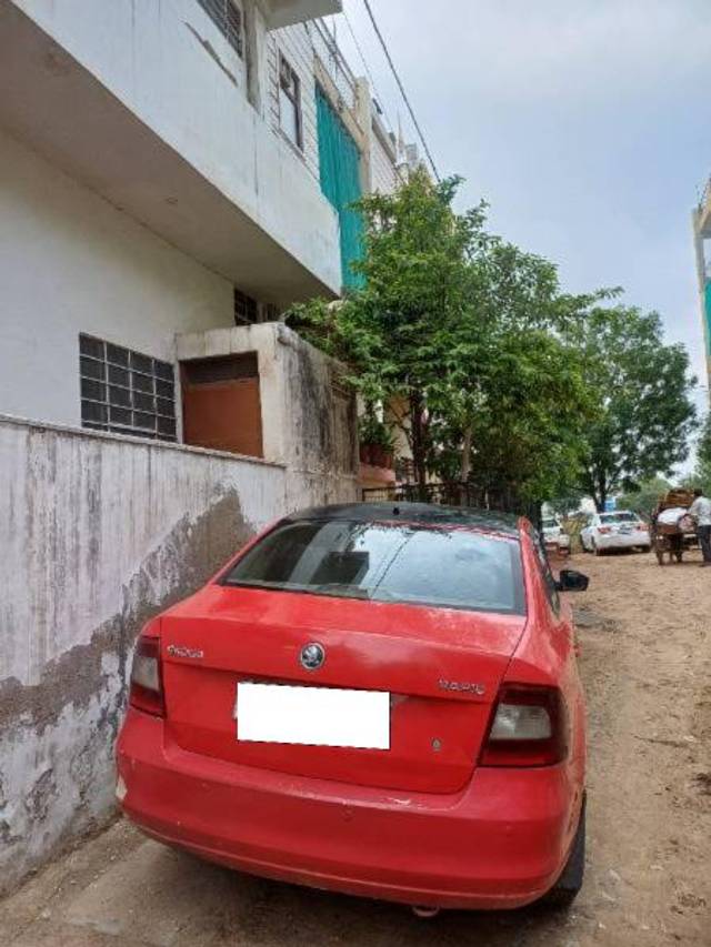 https://images10.gaadi.com/usedcar_image/4629385/original/processed_46e6fa7a-55ec-4f81-8ddd-a67f16da208a.jpg?imwidth=6402