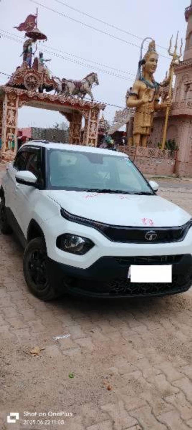 https://images10.gaadi.com/usedcar_image/4629392/original/processed_d405300f-e621-461d-8d17-ad90ff75e748.jpg?imwidth=6400