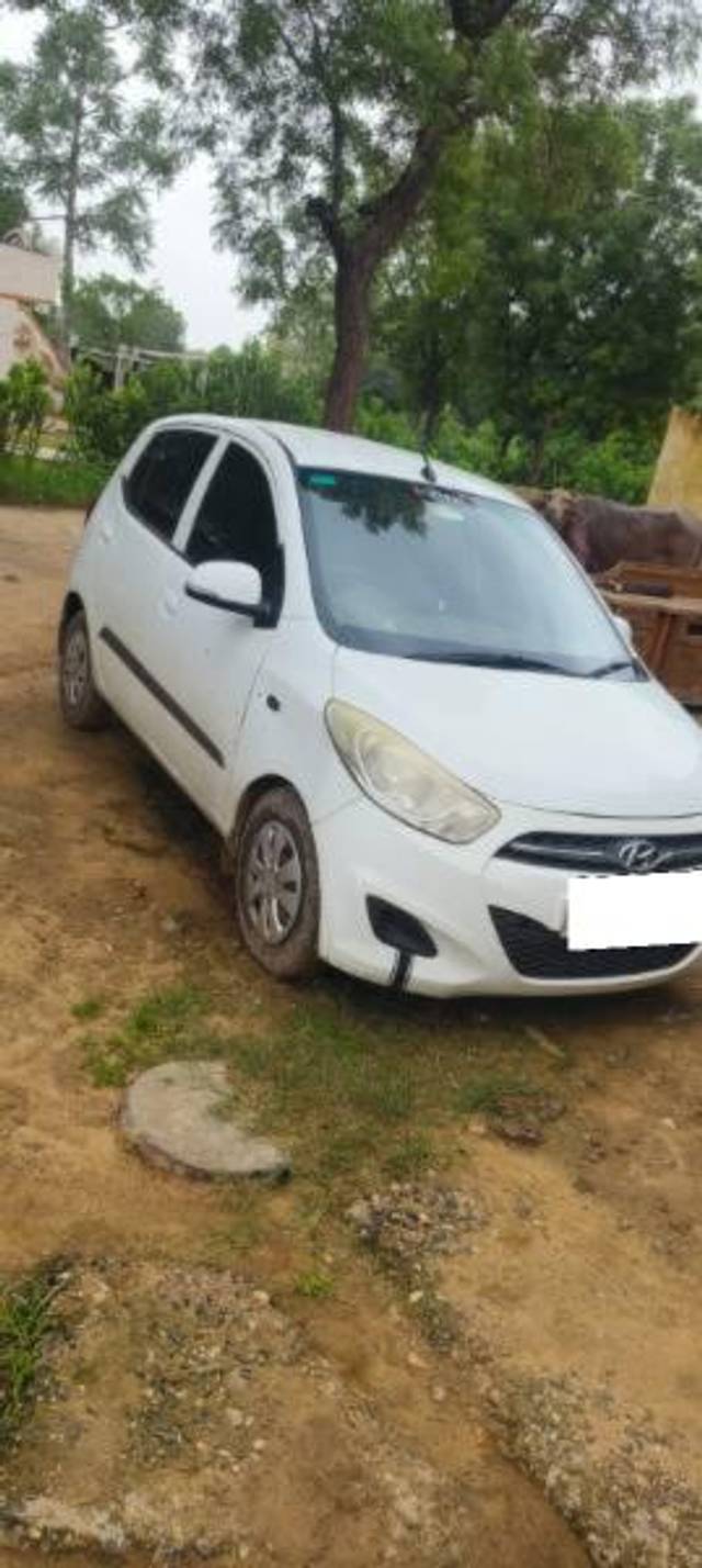 https://images10.gaadi.com/usedcar_image/4629422/original/processed_1fa670c3-fa6e-424e-bbd3-dde6383eb4b3.jpg?imwidth=6400