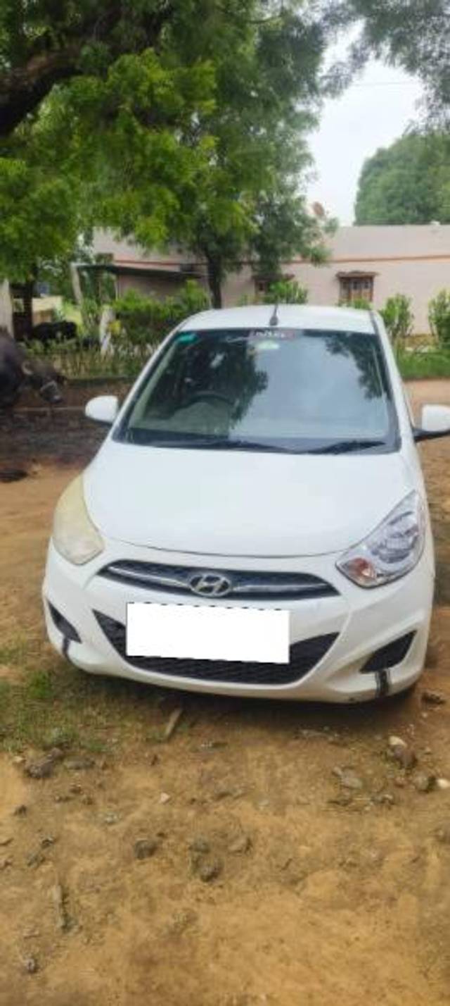 https://images10.gaadi.com/usedcar_image/4629422/original/processed_a5493245-0e86-41a0-87c1-f1af64071ddb.jpg?imwidth=6402