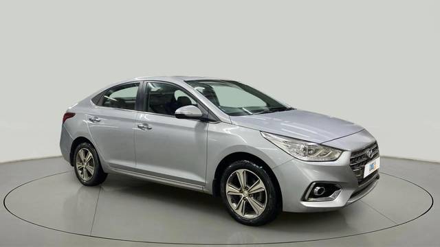 https://images10.gaadi.com/usedcar_image/4629423/original/afa5bcbdd25cce222afe53e9d1ad0c61.jpg?imwidth=6400