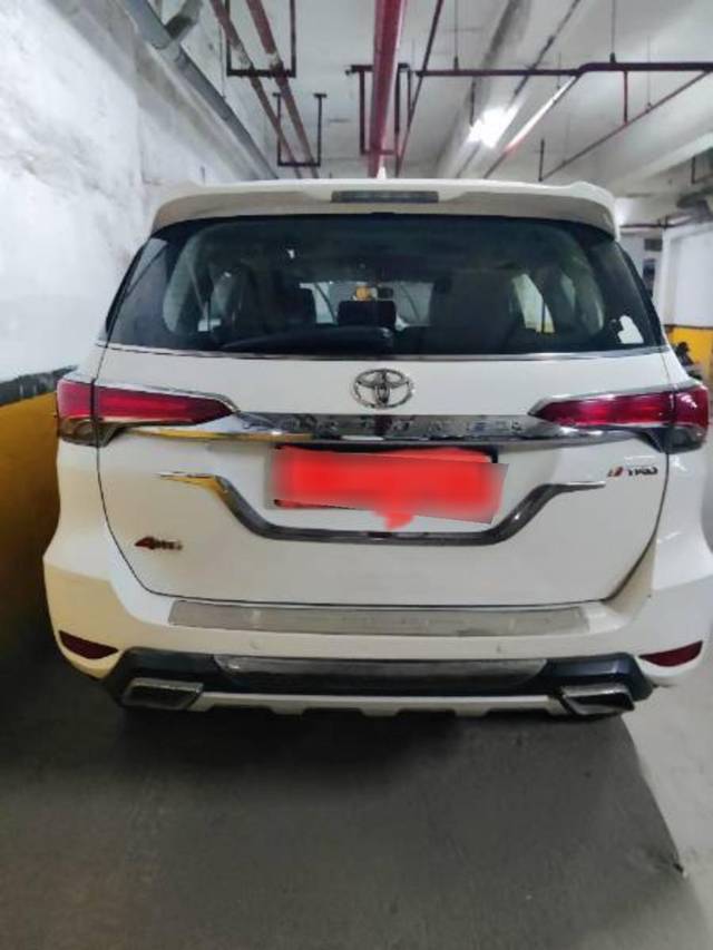 https://images10.gaadi.com/usedcar_image/4629427/original/processed_ba223969-3836-40fd-a8dd-29a81060526e.jpg?imwidth=6401