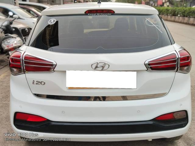 https://images10.gaadi.com/usedcar_image/4629448/original/processed_78ccc3c677ae105846b414aae6da32ff.jpg?imwidth=6400