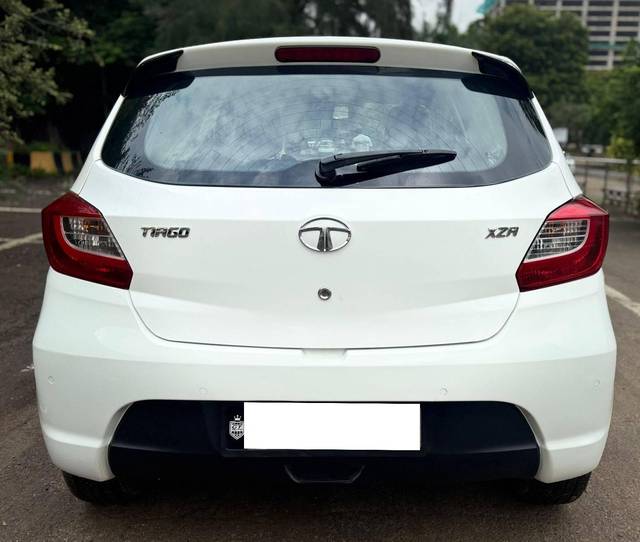 https://images10.gaadi.com/usedcar_image/4629456/original/processed_8dfe0c7daecd56dea2b7d7f3fc0542ba.jpg?imwidth=6402