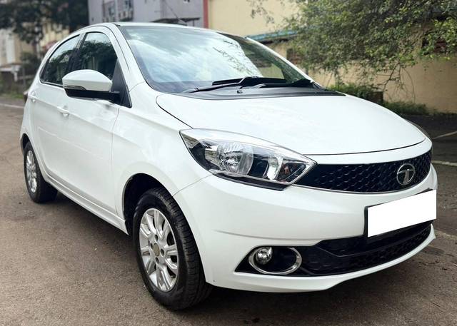 https://images10.gaadi.com/usedcar_image/4629456/original/processed_dd46bc246225be4047ac41f864267cba.jpg?imwidth=6400