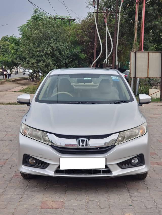 https://images10.gaadi.com/usedcar_image/4629465/original/processed_b8b20dc4996f1320218082de317435d9.jpg?imwidth=6402