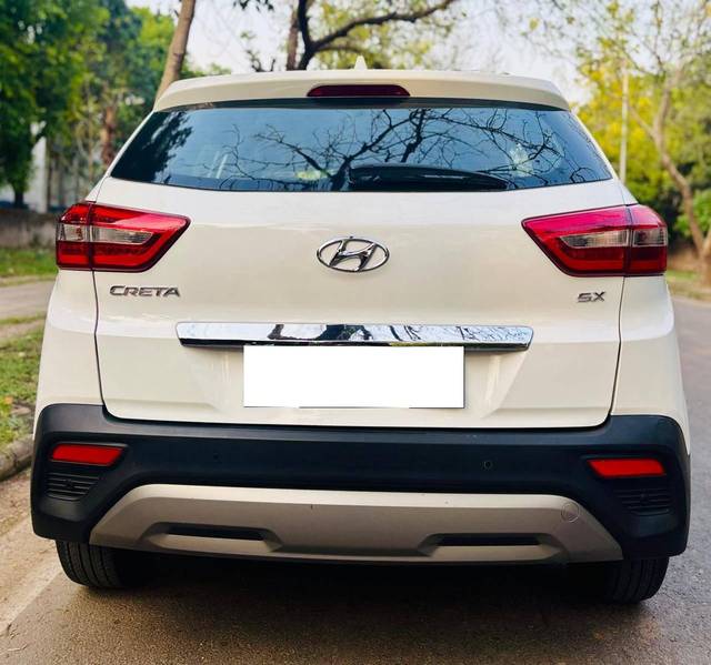 https://images10.gaadi.com/usedcar_image/4629469/original/processed_af9ec917-6f27-41c2-9dab-e5b8b3dc68a1.jpg?imwidth=6402