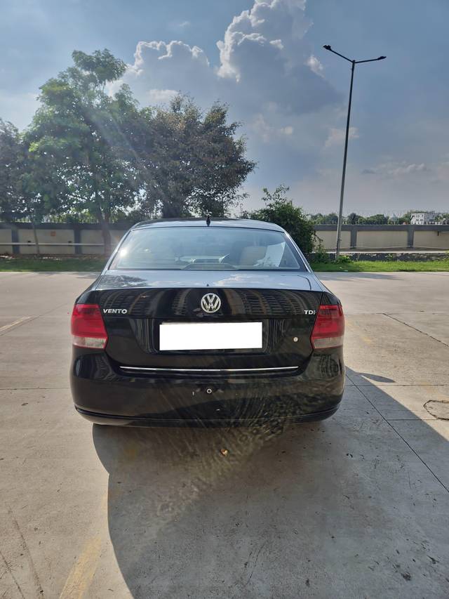 https://images10.gaadi.com/usedcar_image/4629470/original/processed_6bfeb6d0c7d0fddf55ebd838d57e9b4a.jpg?imwidth=6401