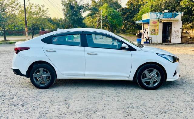https://images10.gaadi.com/usedcar_image/4629484/original/processed_58037812-c367-421f-b664-6b5dae59fb77.jpg?imwidth=6401