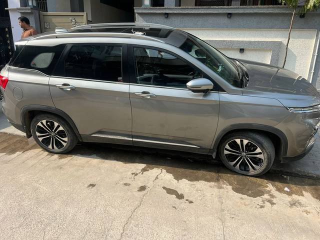 https://images10.gaadi.com/usedcar_image/4629509/original/2e85b050-37dc-499f-8cbd-f24893cf50b2.jpg?imwidth=6400