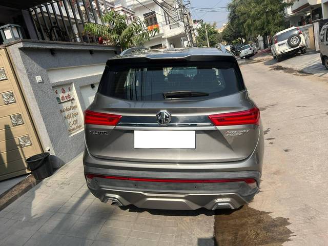 https://images10.gaadi.com/usedcar_image/4629509/original/processed_decb339b-6d6b-410e-a2ee-5fd187c84f1d.jpg?imwidth=6401