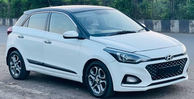 https://images10.gaadi.com/usedcar_image/4629525/original/processed_d8b71bfd-8ba9-47a9-a128-60fd6960d87e.jpg?imwidth=6400