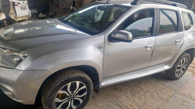 https://images10.gaadi.com/usedcar_image/4629570/original/processed_33bd5c0b0e356b0d46a9de008ad920f0.jpg?imwidth=6402