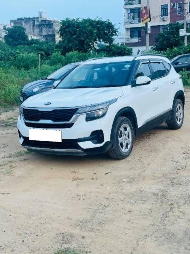 https://images10.gaadi.com/usedcar_image/4629579/original/processed_a9ac842d-fa63-483a-aee8-c7542e0e981b.jpeg?imwidth=6400
