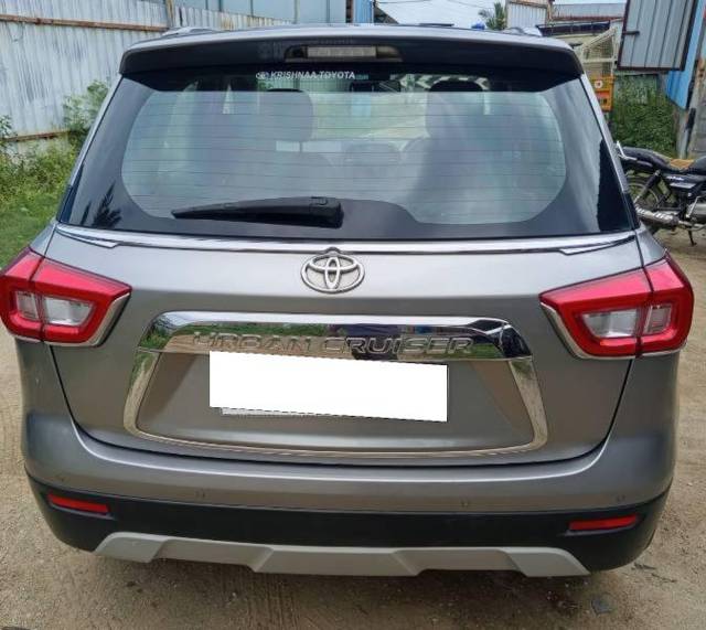 https://images10.gaadi.com/usedcar_image/4629590/original/processed_0ae47656-2e35-43ae-8089-1d633d812b54.jpg?imwidth=6401