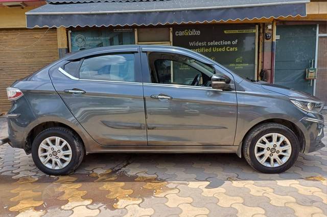 https://images10.gaadi.com/usedcar_image/4629615/original/processed_d49d980ae7f554a2ecc1c0b92151ff13.jpg?imwidth=6401