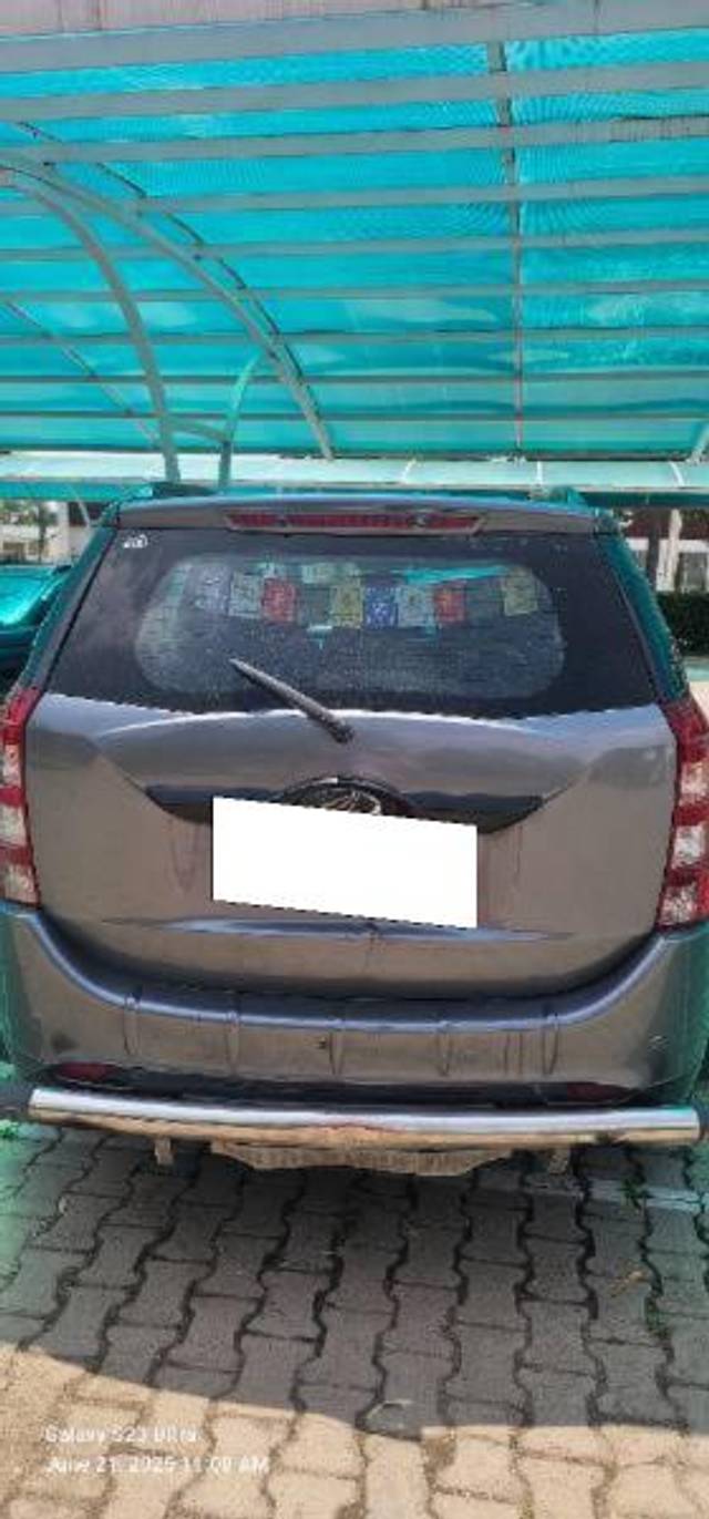https://images10.gaadi.com/usedcar_image/4629625/original/processed_d0fc6aee-51b4-421a-941a-86fb02417322.jpg?imwidth=6402