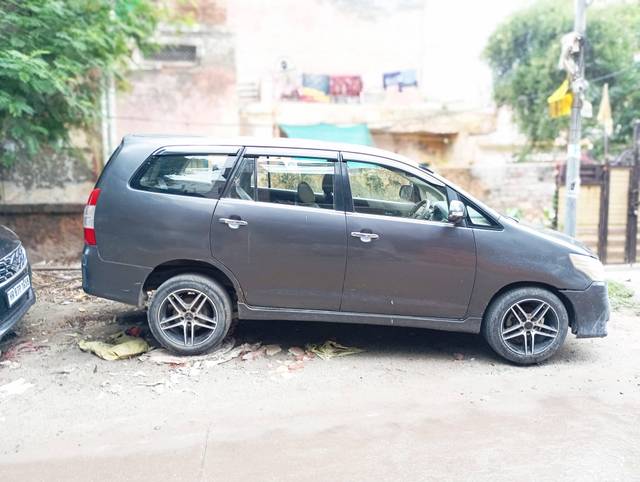 https://images10.gaadi.com/usedcar_image/4629635/original/processed_e256a4f5-e47e-41de-aef3-2fe853bc4a25.jpg?imwidth=6400