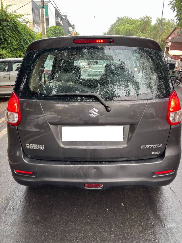 https://images10.gaadi.com/usedcar_image/4629665/original/processed_b22d5549-6603-4e0b-a421-d62b684aebcd.jpg?imwidth=6402