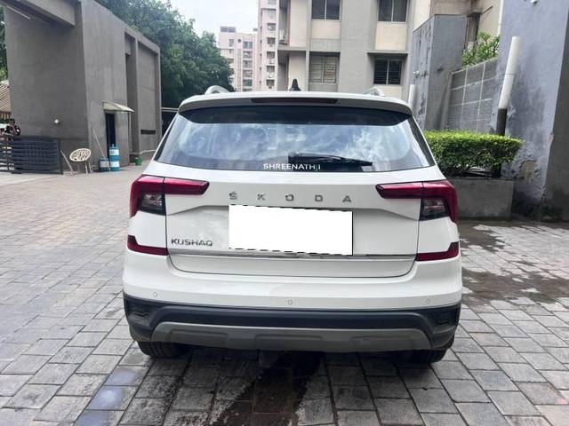 https://images10.gaadi.com/usedcar_image/4629666/original/processed_fc6a0189-367d-4217-b85e-217fe673138f.jpeg?imwidth=6402