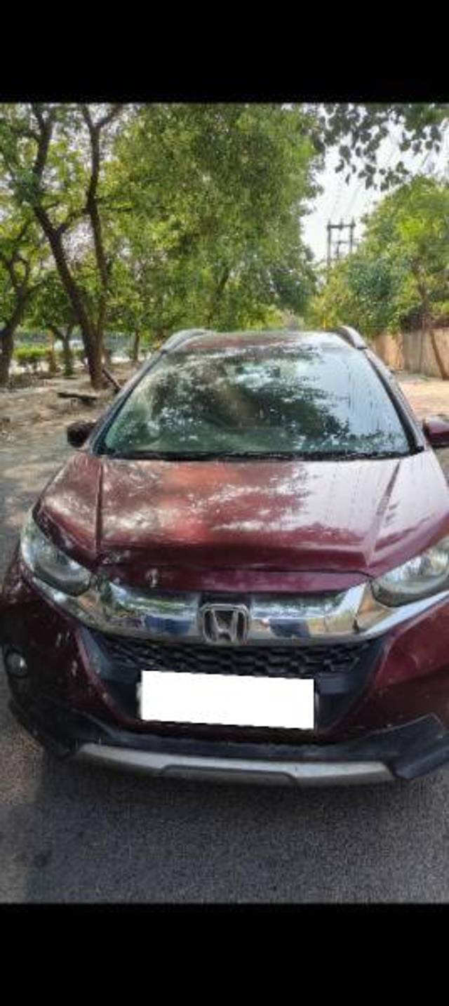 https://images10.gaadi.com/usedcar_image/4629668/original/processed_8399faac-084c-4490-aa0a-3ab920aeb1e4.jpg?imwidth=6400