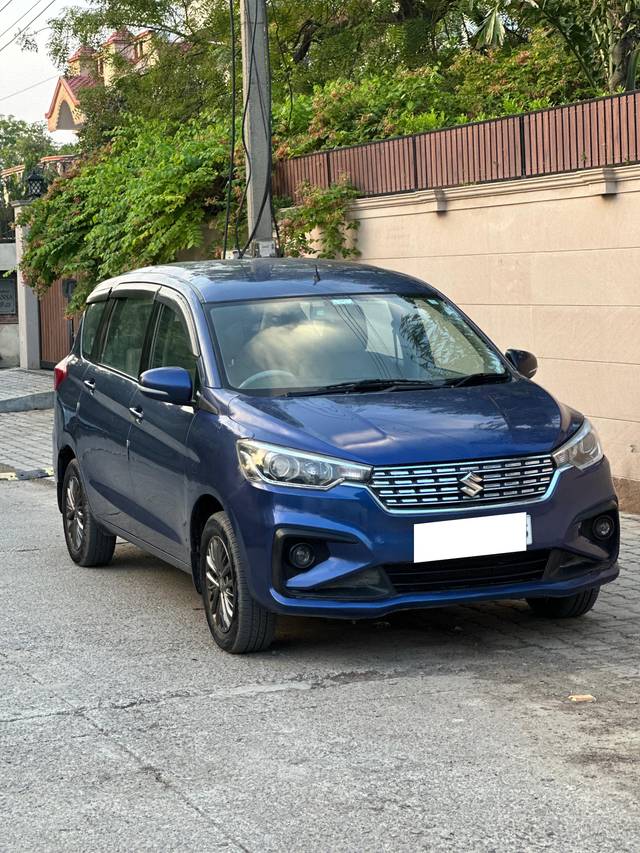 https://images10.gaadi.com/usedcar_image/4629678/original/processed_62dd594b76b2fabf61c8b426c3333b5e.jpg?imwidth=6400