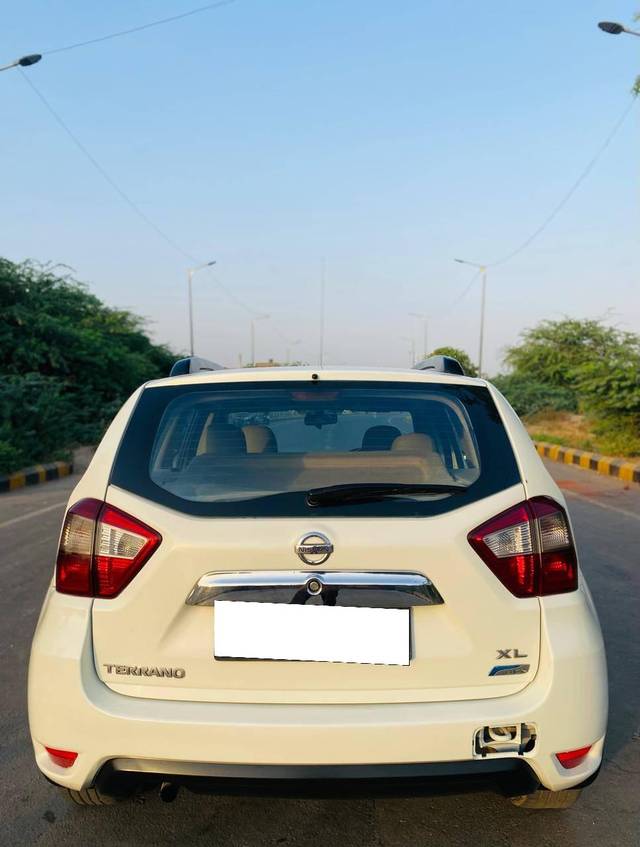 https://images10.gaadi.com/usedcar_image/4629686/original/processed_73e2d043-01a5-4cf4-9e20-8be8e463427f.jpg?imwidth=6402