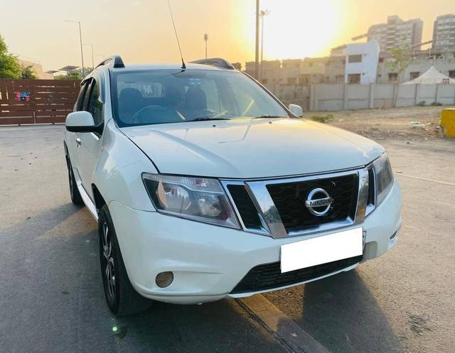 https://images10.gaadi.com/usedcar_image/4629686/original/processed_b76bae59-3a72-46a7-ad11-016a98bba0b4.jpg?imwidth=6400