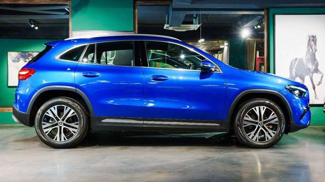 https://images10.gaadi.com/usedcar_image/4629693/original/processed_a4dcc1e7b48d7b9bc990e9723c7271ea.jpeg?imwidth=6401