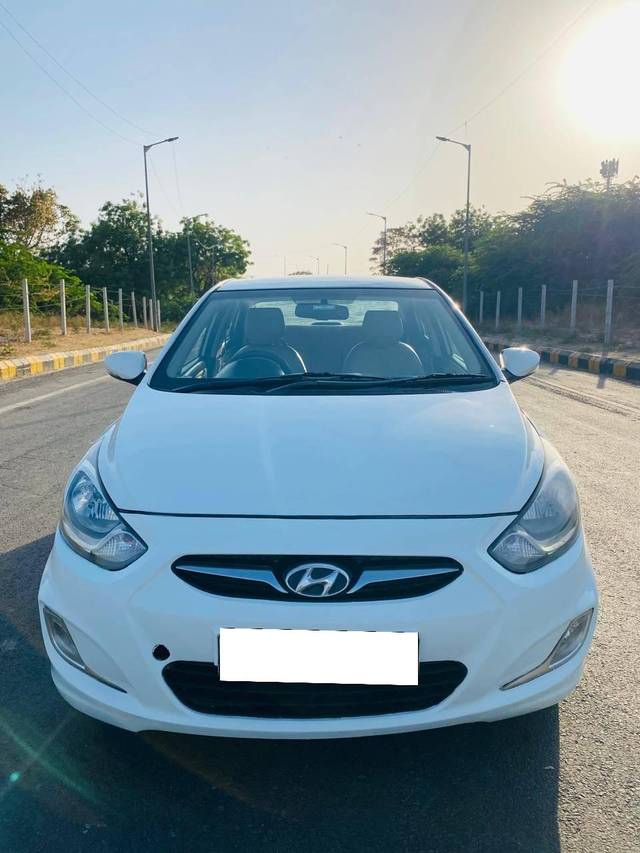 https://images10.gaadi.com/usedcar_image/4629697/original/processed_365dd730-4c16-44e8-a088-3a2b64ba7602.jpg?imwidth=6400