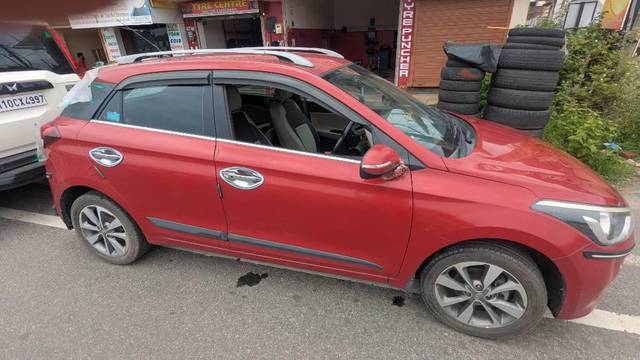 https://images10.gaadi.com/usedcar_image/4629700/original/processed_ed32a3b5-e940-4189-9779-7ff0ed213948.jpg?imwidth=6402