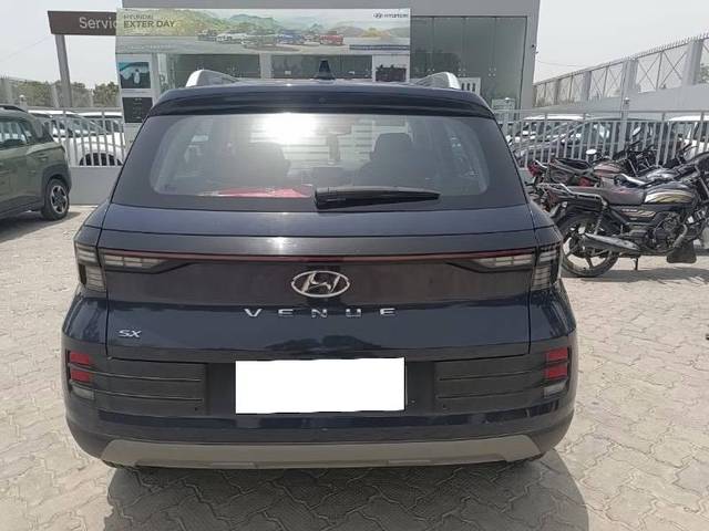 https://images10.gaadi.com/usedcar_image/4629705/original/processed_79ad25fa-b5d4-48fa-b8f7-05cedf1beb8b.jpeg?imwidth=6401