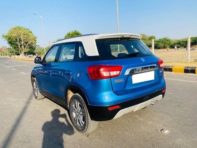 https://images10.gaadi.com/usedcar_image/4629710/original/processed_3dd347a7-799d-454f-b728-b365338b7928.jpg?imwidth=6402